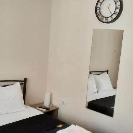 Livia'S Room To Ampelokipi Metro Airport Line-2
